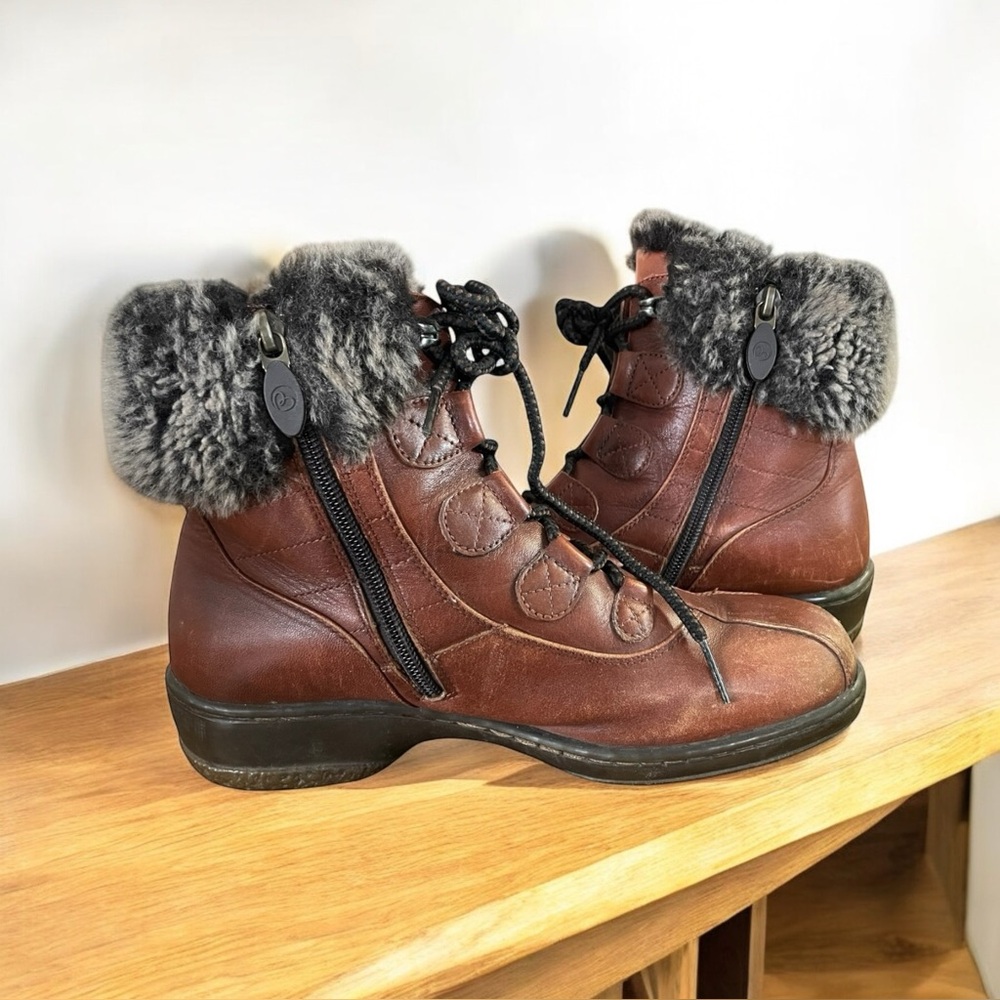 Women's Blondo Brown Lace-up Sherpa Lined Ankle Boots - Size 9 M # 714P46